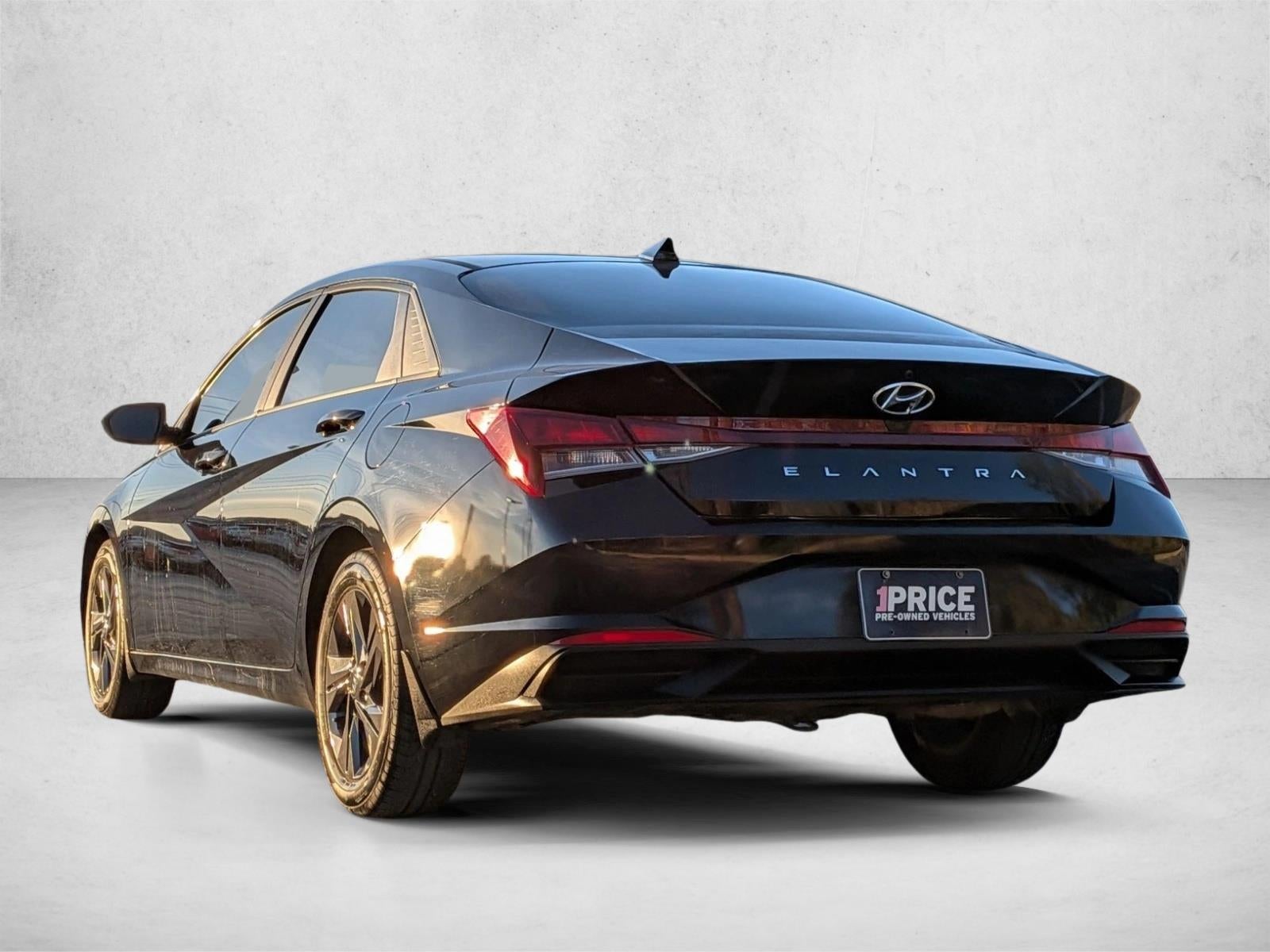 2023 Hyundai Elantra SEL IVT