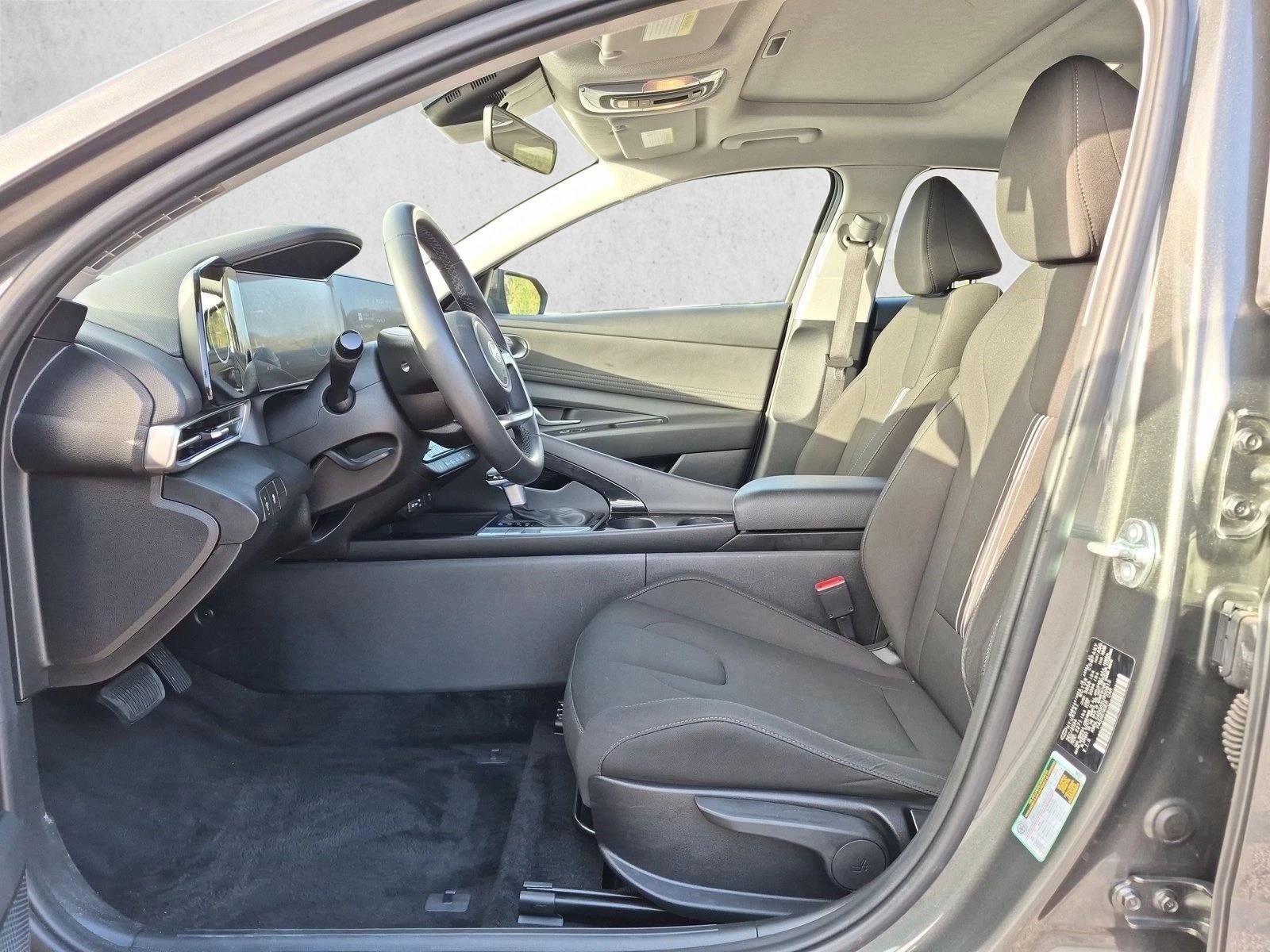2025 Hyundai Elantra SEL Convenience IVT