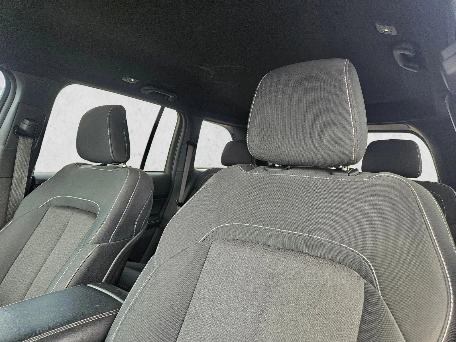 2024 Jeep Grand Cherokee Laredo 4x2