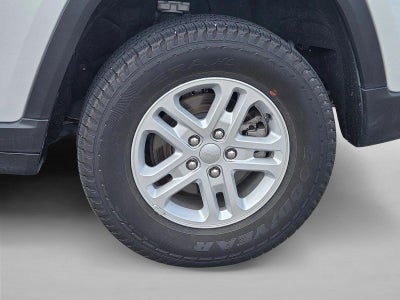 2024 Jeep Grand Cherokee Laredo 4x2