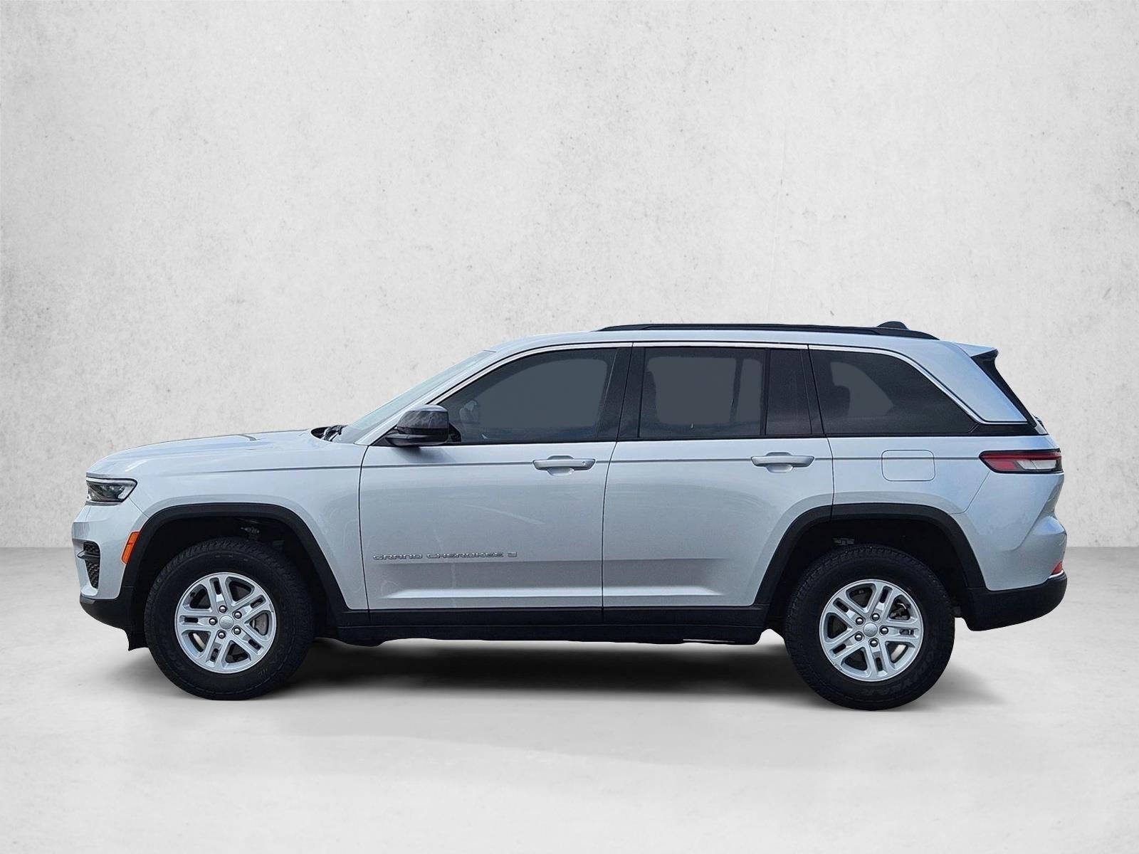 2024 Jeep Grand Cherokee Laredo 4x2