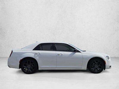 2023 Chrysler 300 Touring
