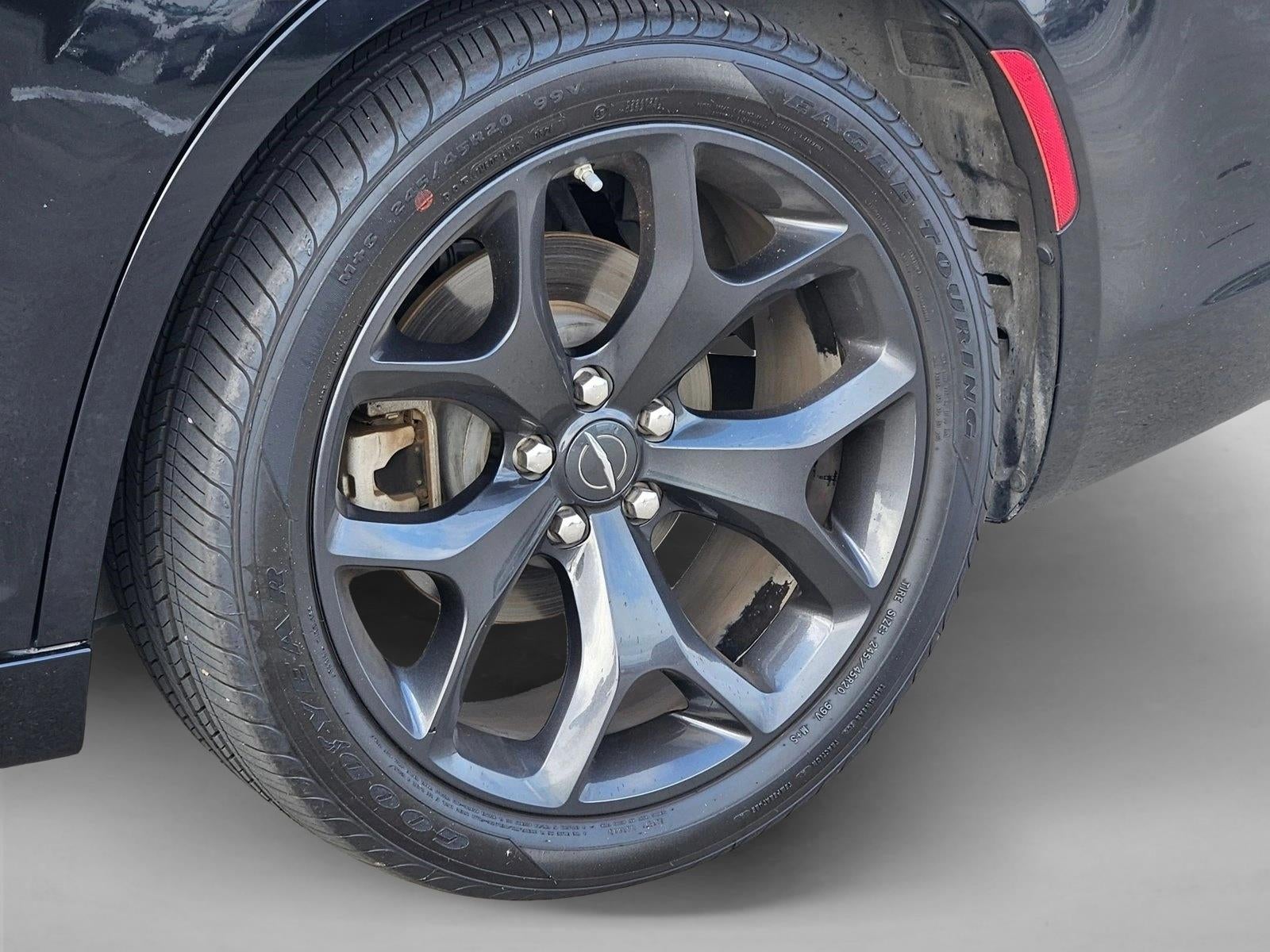 2022 Chrysler 300 Touring L