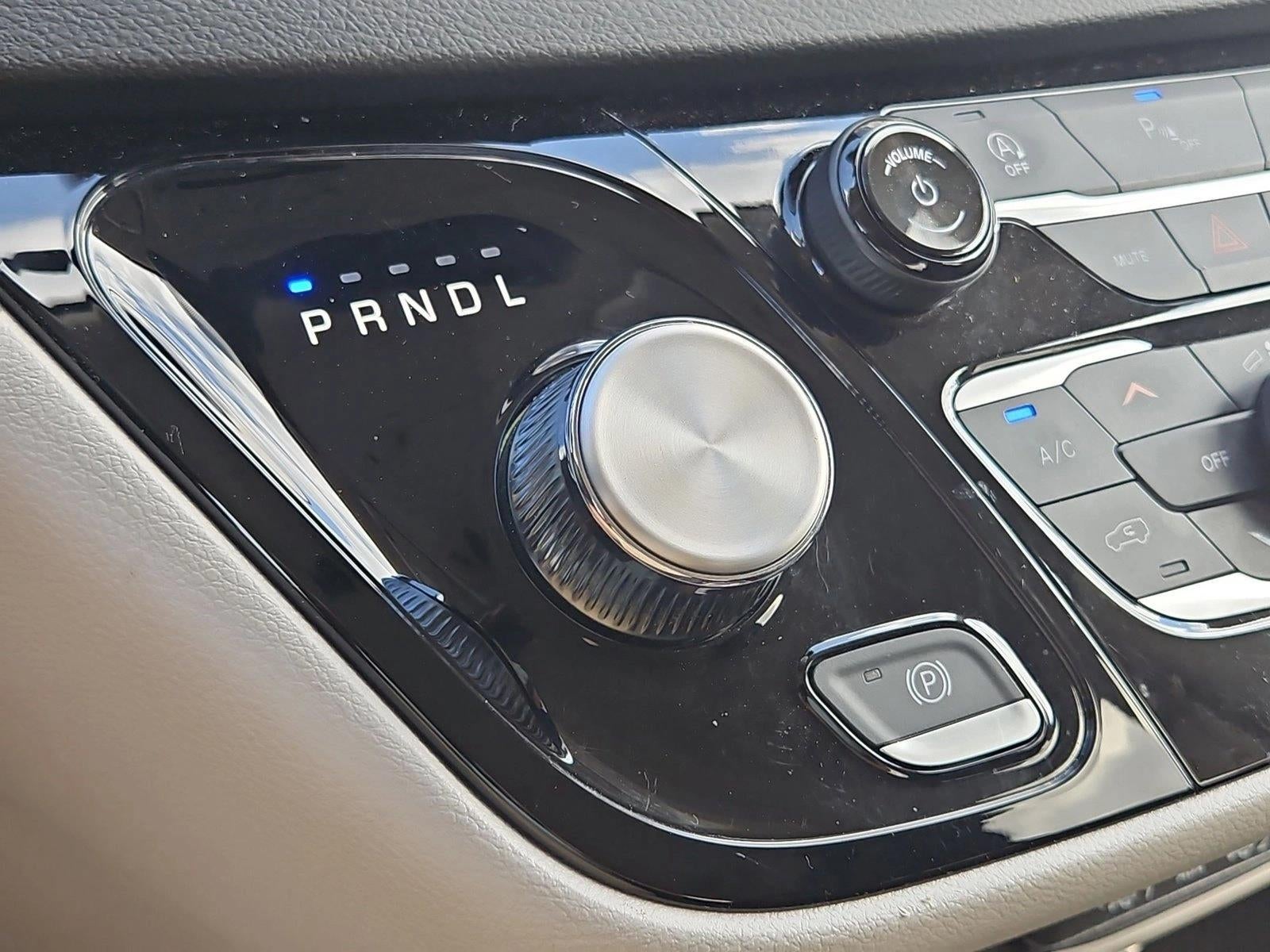 2024 Chrysler Voyager LX