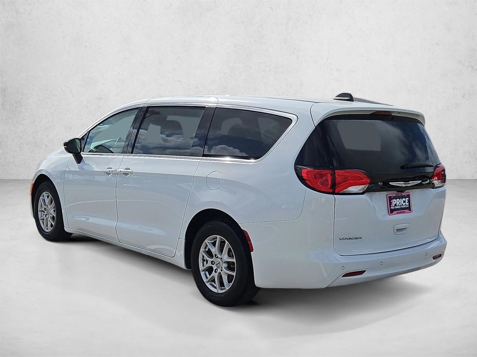 2024 Chrysler Voyager LX