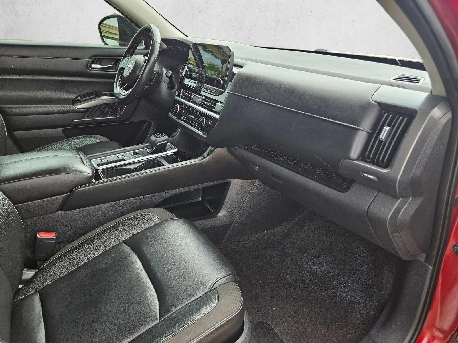 2022 Nissan Pathfinder SL 2WD