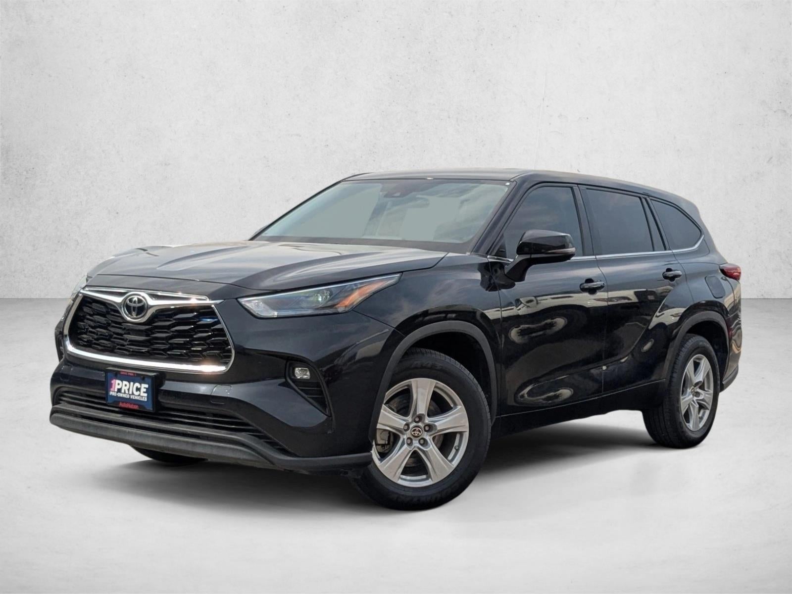 2022 Toyota Highlander LE