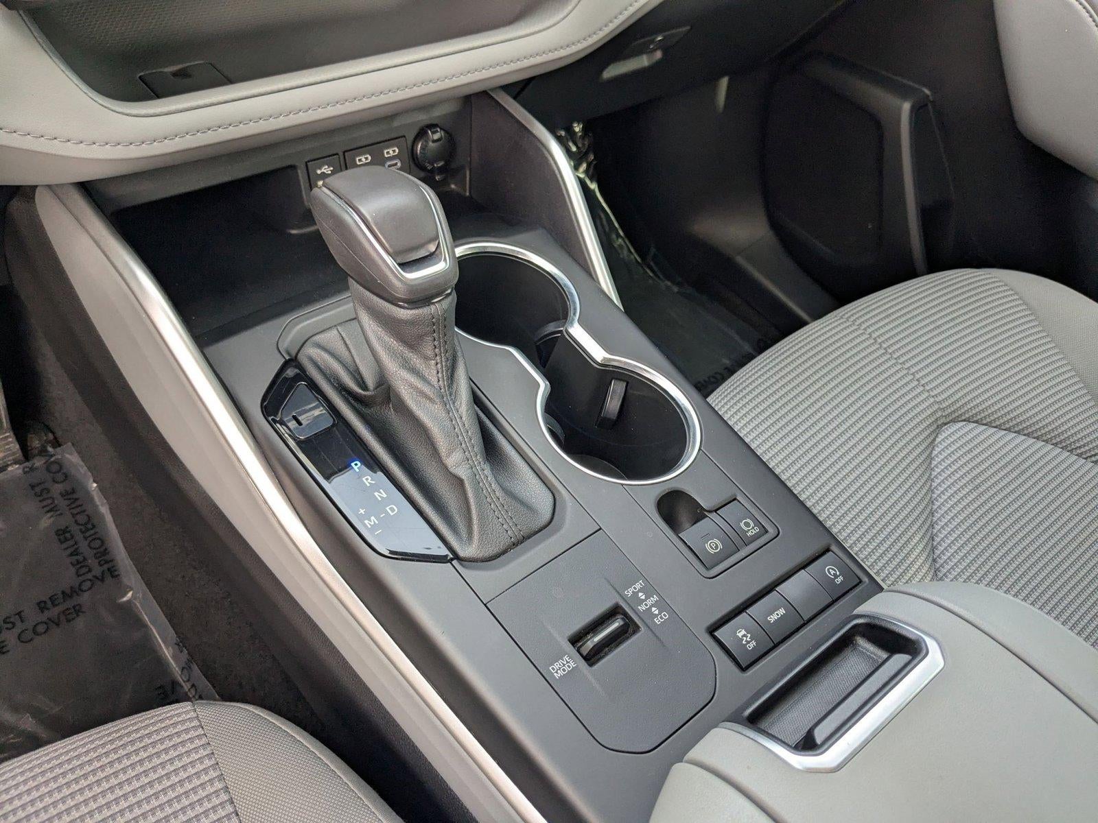 2022 Toyota Highlander LE