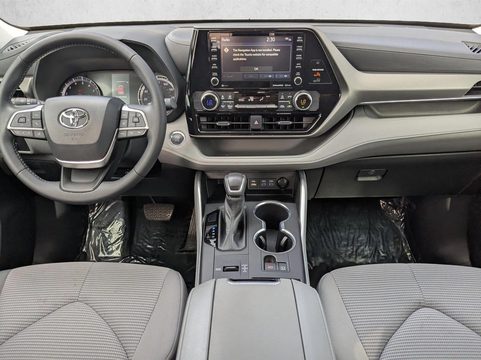 2022 Toyota Highlander LE