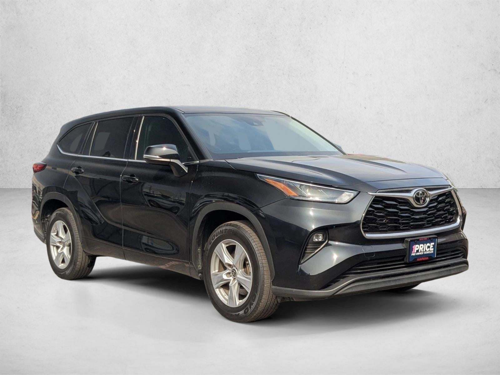2022 Toyota Highlander LE
