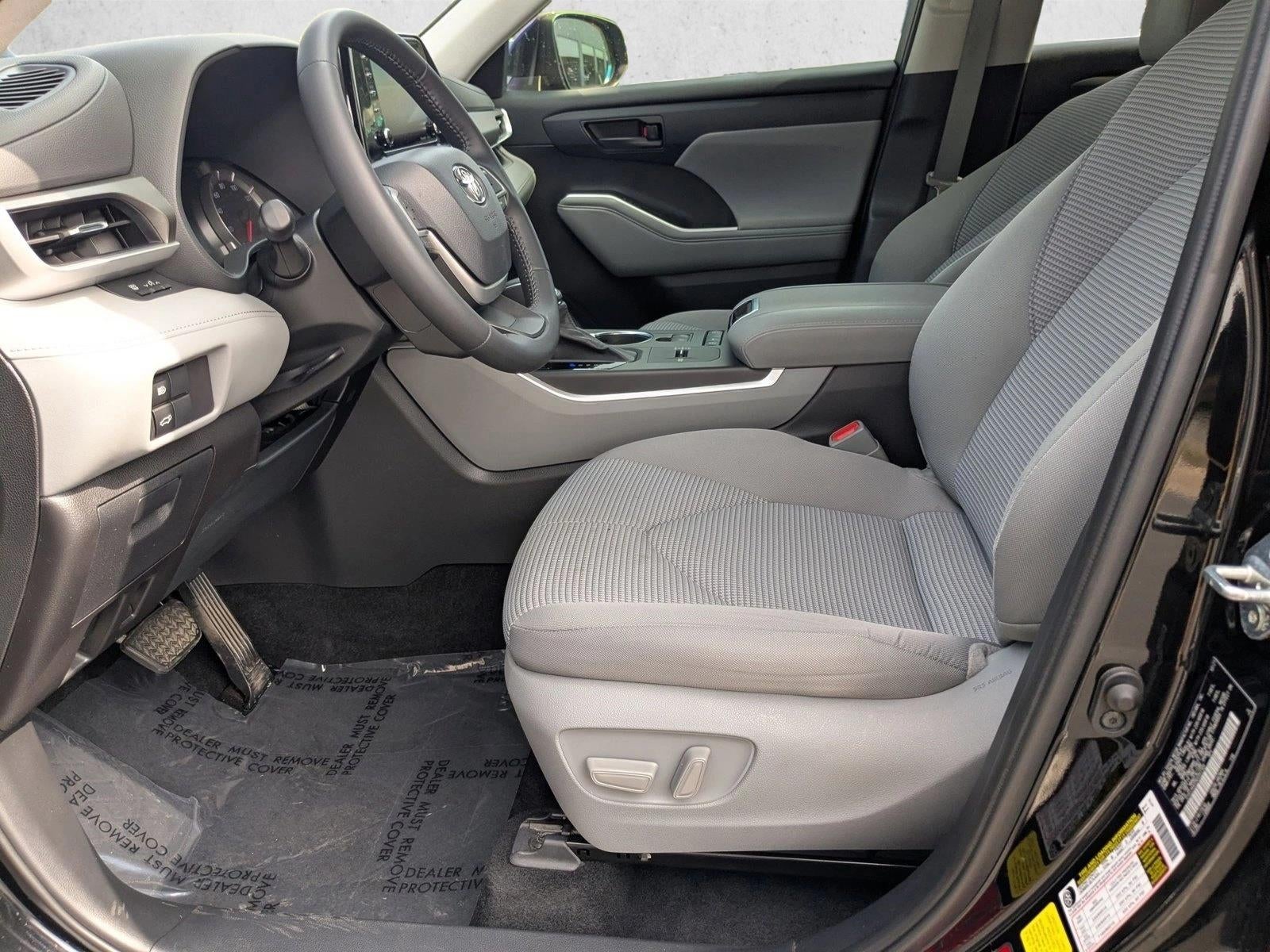 2022 Toyota Highlander LE