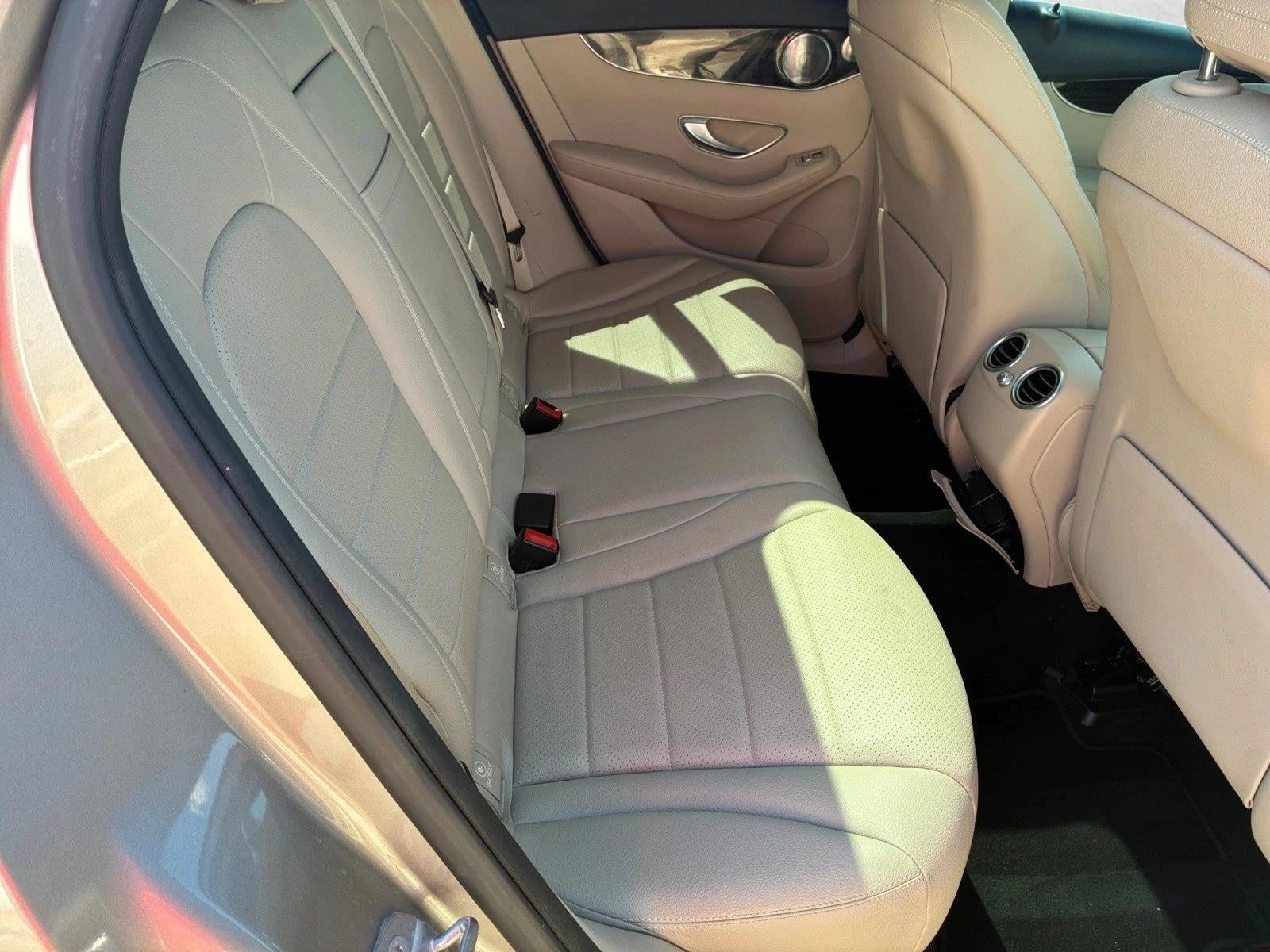 2020 Mercedes-Benz GLC 300 GLC 300