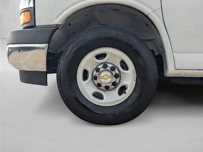 2025 Chevrolet Express Passenger 1LT