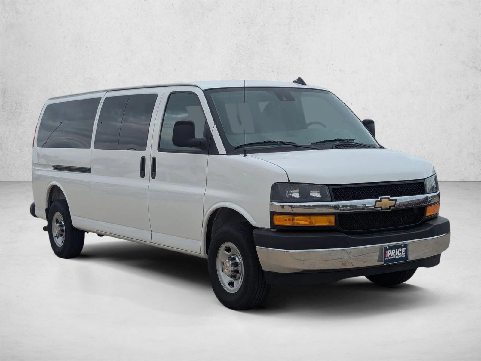 2025 Chevrolet Express Passenger 1LT