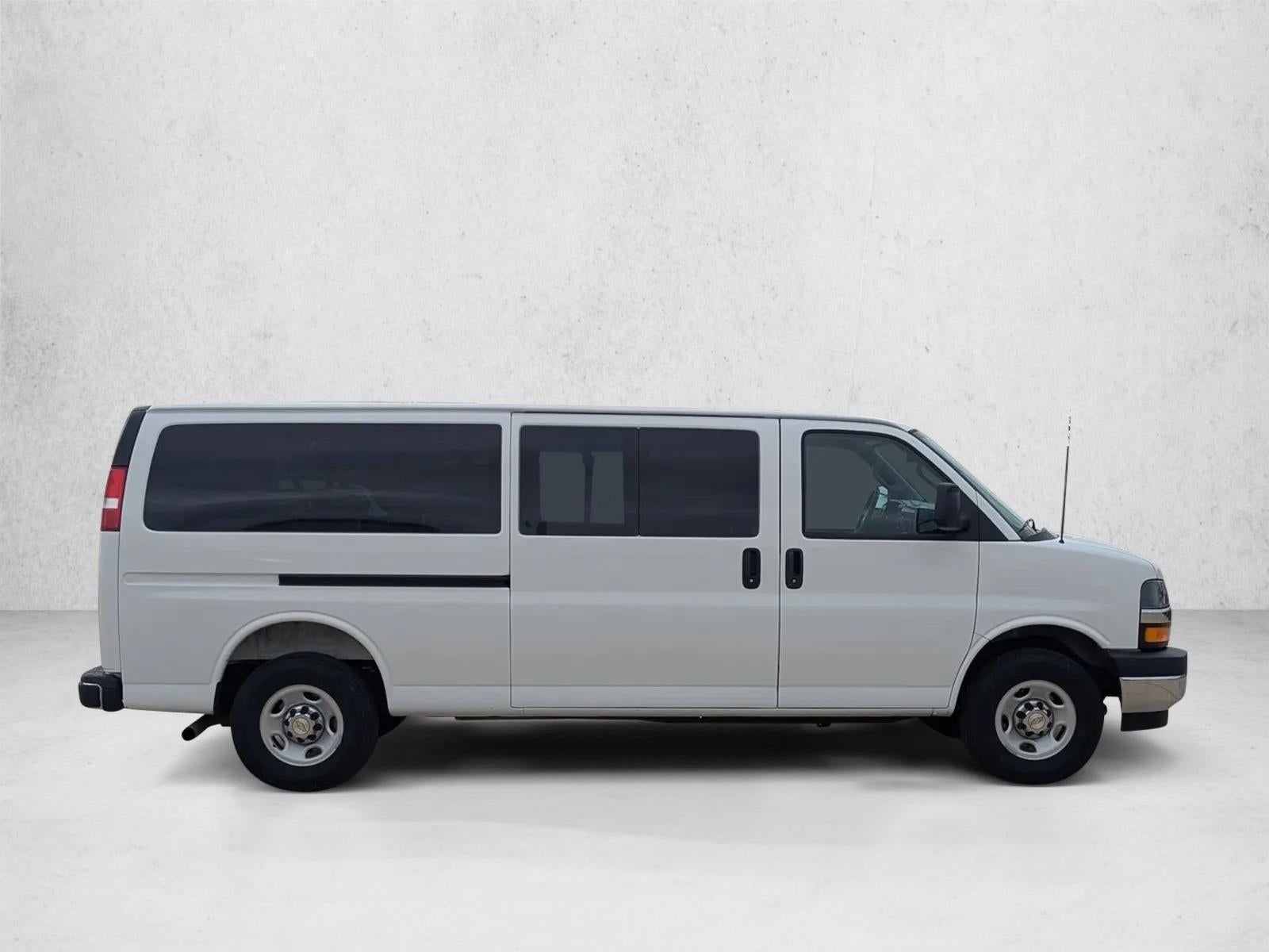 2025 Chevrolet Express Passenger 1LT