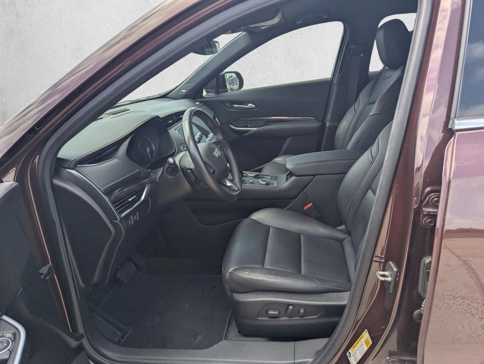 2022 Cadillac XT4 Luxury