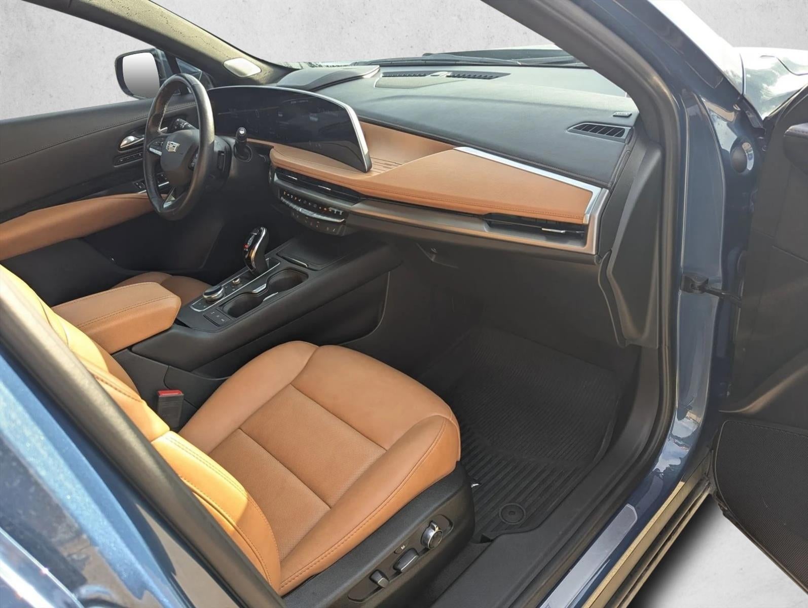 2024 Cadillac XT4 Premium Luxury