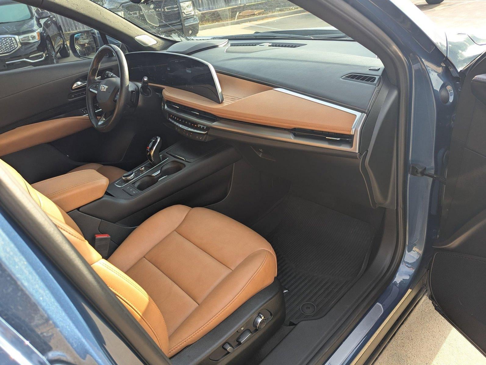 2024 Cadillac XT4 Premium Luxury