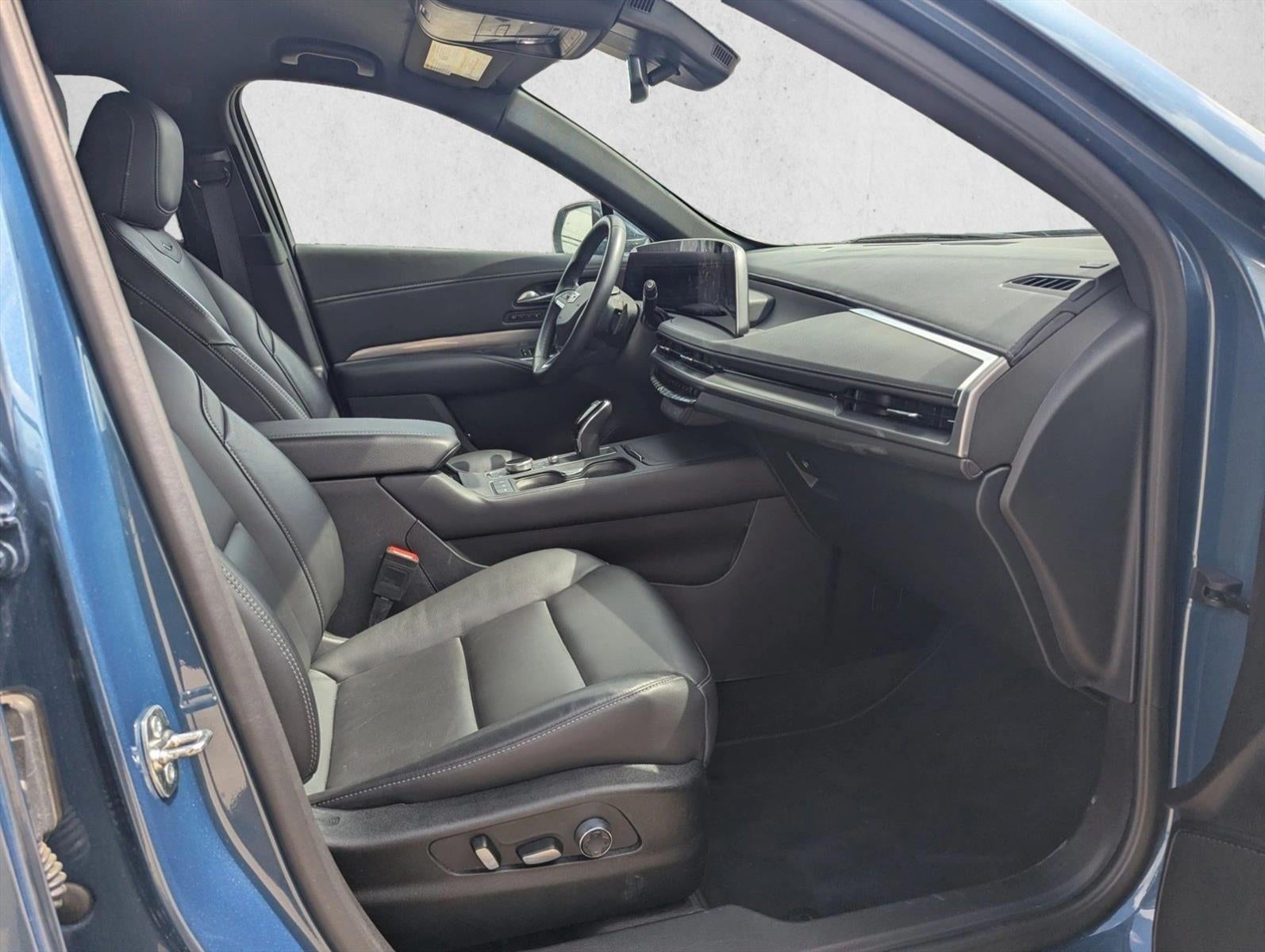 2025 Cadillac XT4 Premium Luxury