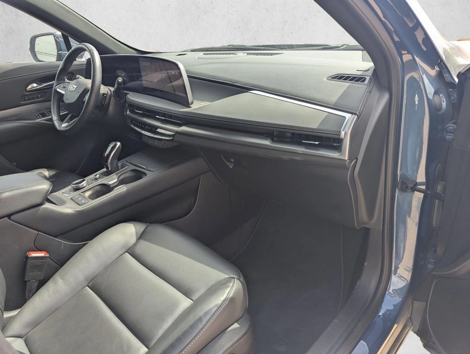 2025 Cadillac XT4 Premium Luxury