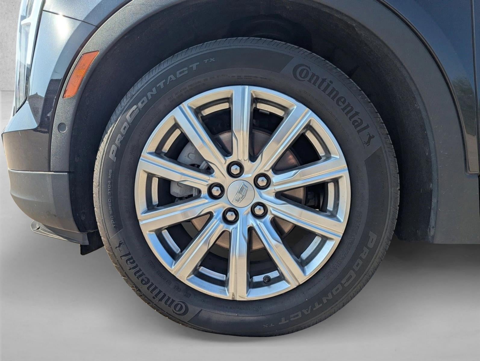 2022 Cadillac XT4 Premium Luxury