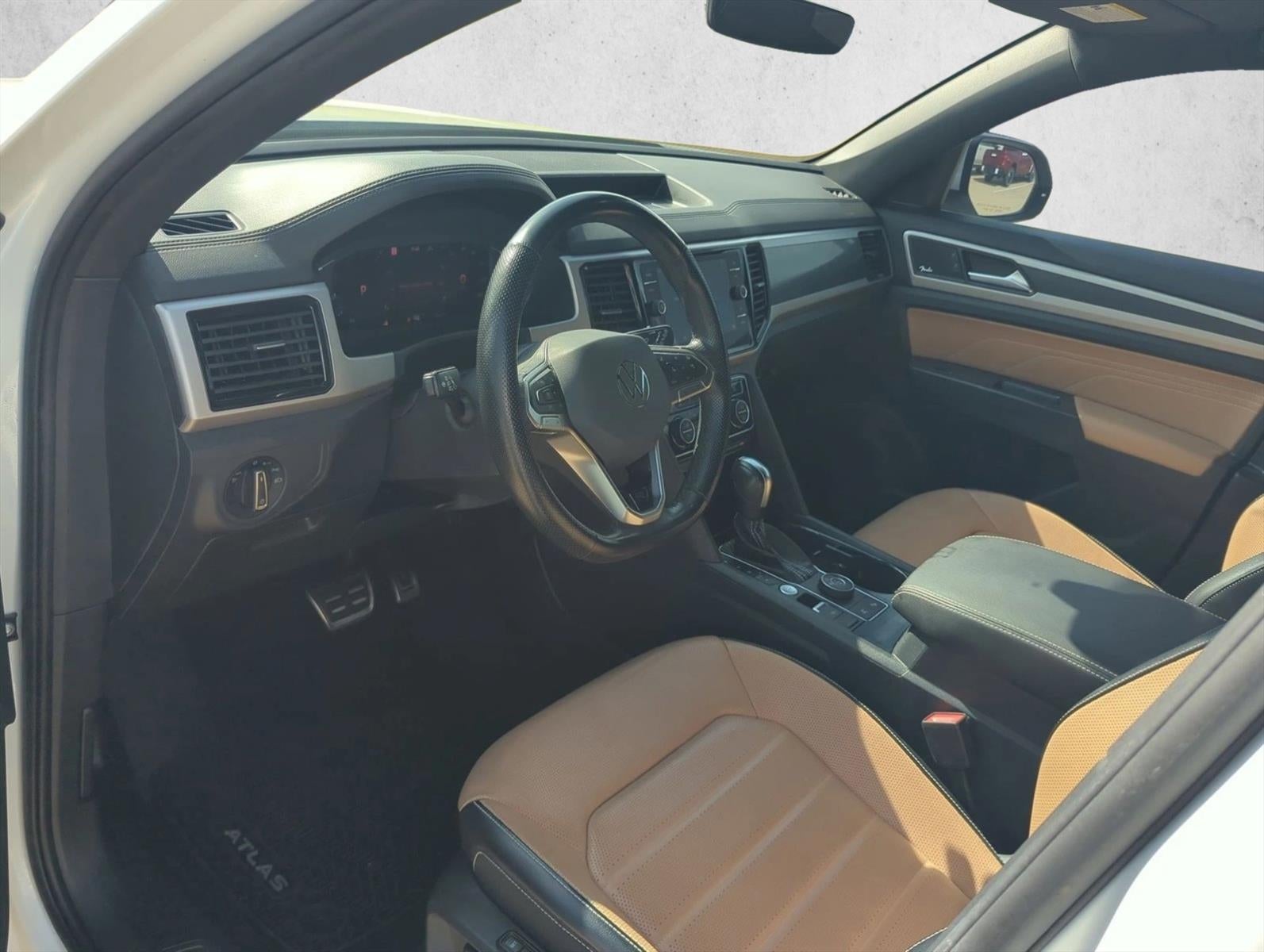 2022 Volkswagen Atlas Cross Sport 3.6L V6 SEL Premium R-Line