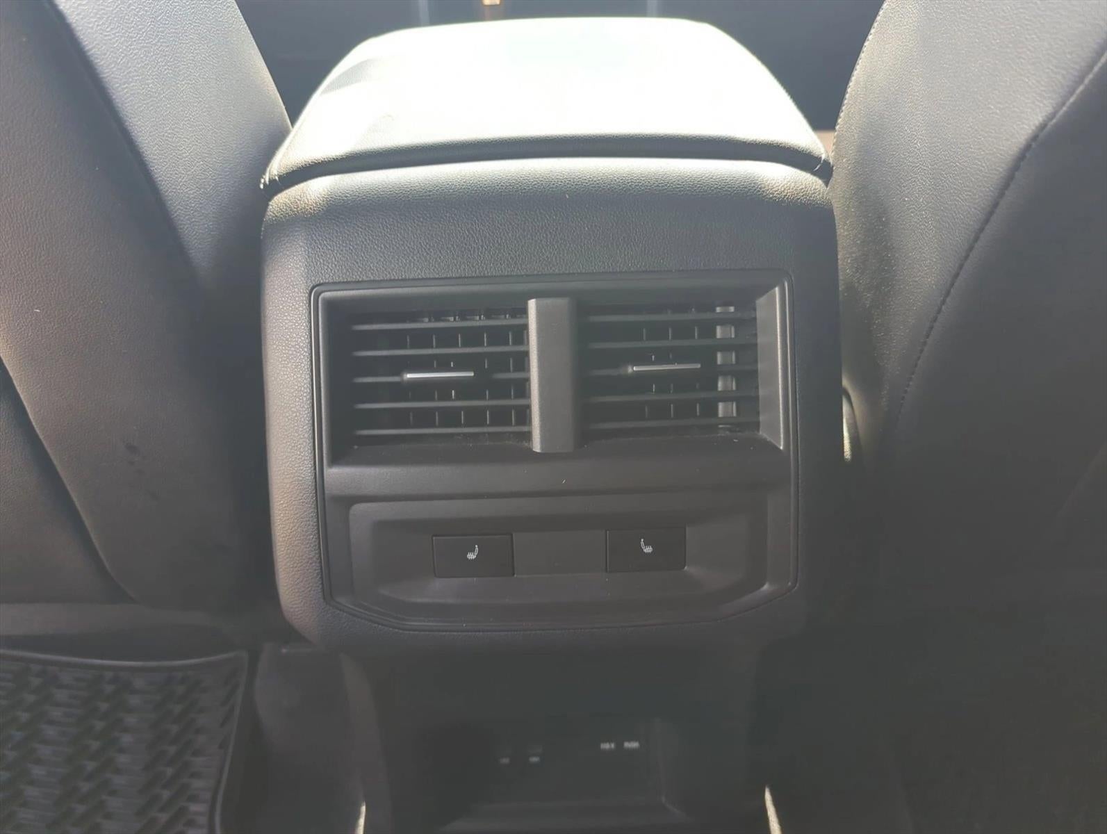 2022 Volkswagen Atlas Cross Sport 3.6L V6 SEL Premium R-Line