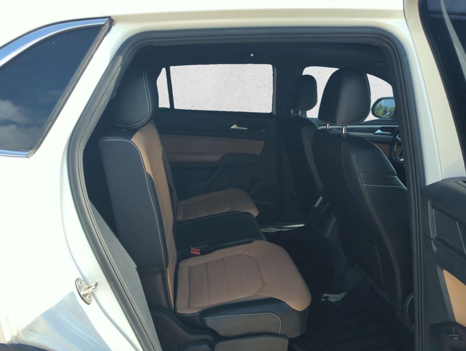 2022 Volkswagen Atlas Cross Sport 3.6L V6 SEL Premium R-Line