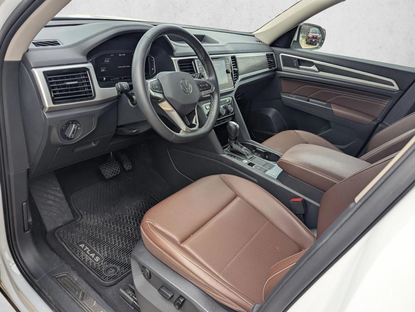 2023 Volkswagen Atlas 3.6L V6 SE w/Technology