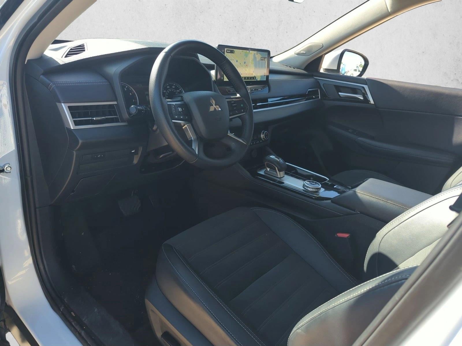 2025 Mitsubishi Outlander SE