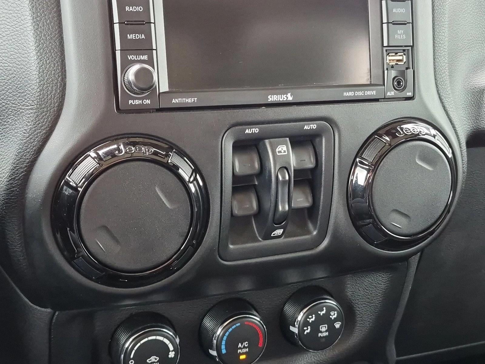 2014 Jeep Wrangler Unlimited 4WD 4dr Altitude