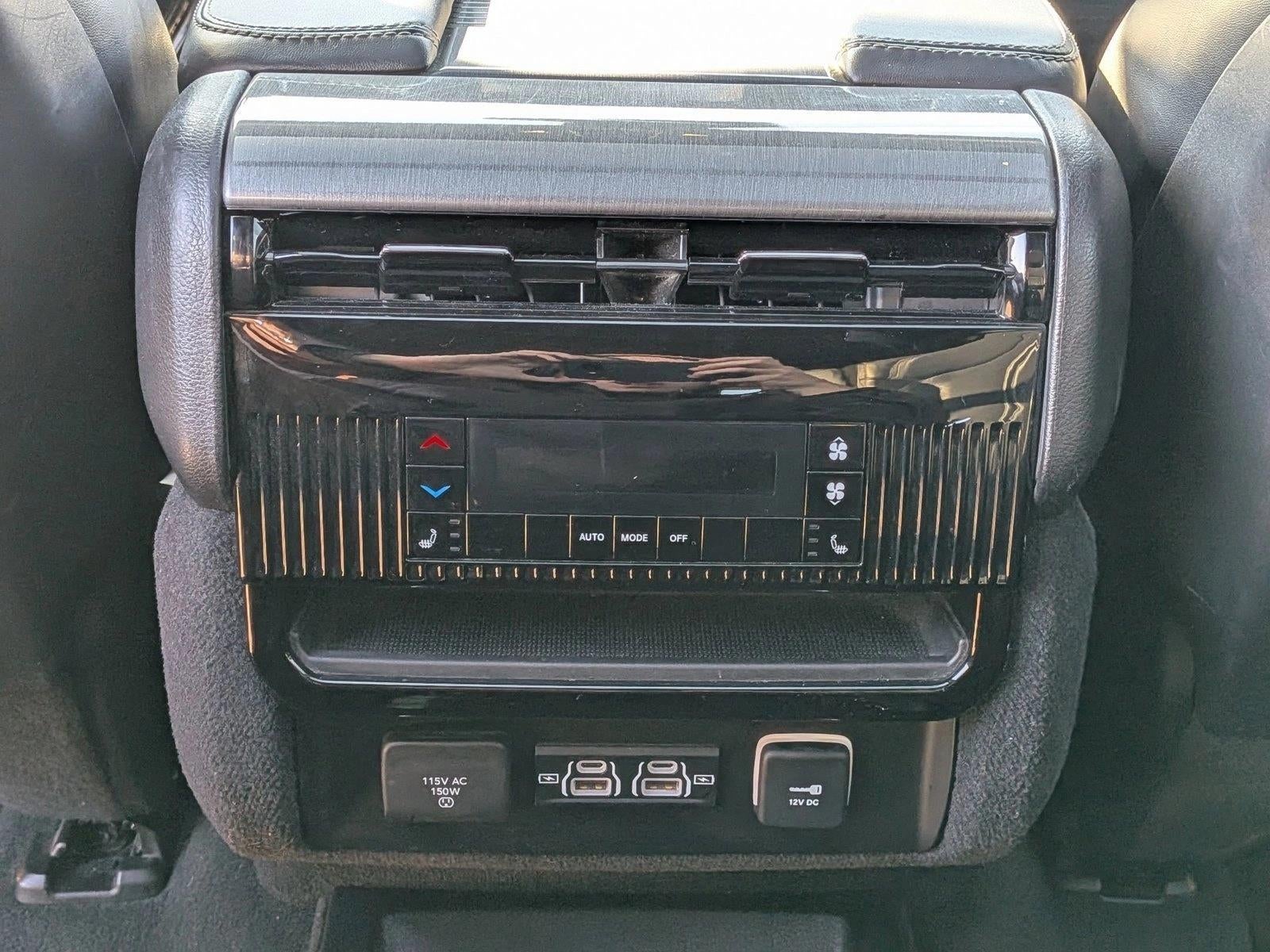 2022 Jeep Wagoneer Series III Carbide 4x2