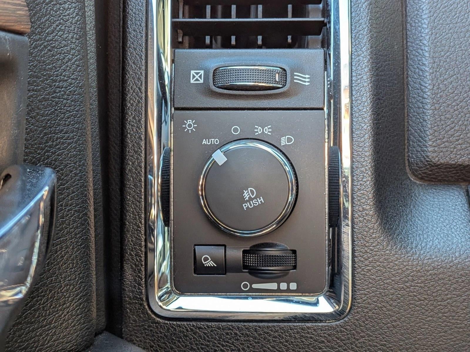 2017 RAM 1500 Laramie 4x4 Crew Cab 5'7" Box