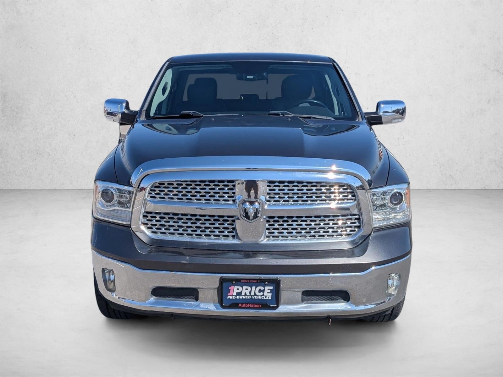 2017 RAM 1500 Laramie 4x4 Crew Cab 5'7" Box