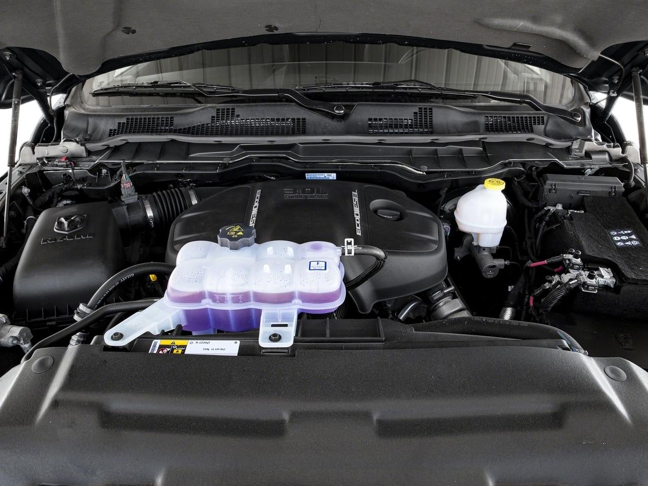 2017 RAM 1500 Laramie 4x4 Crew Cab 5'7" Box