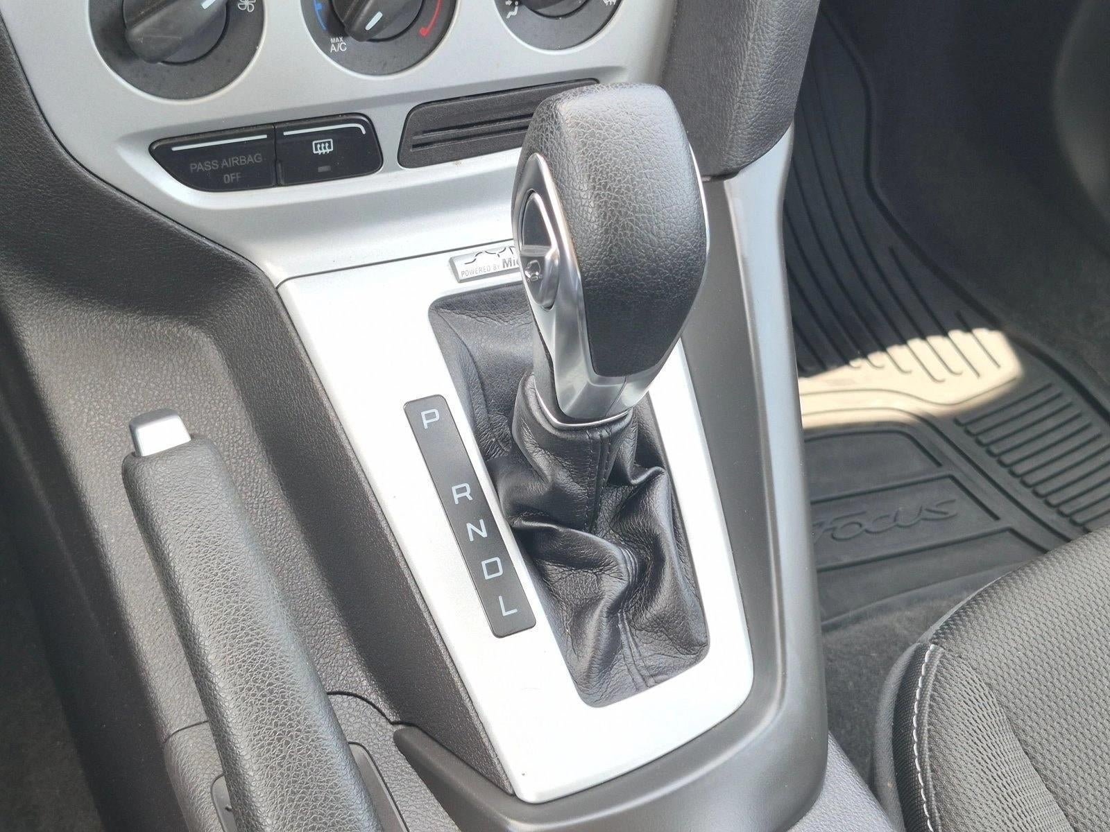 2014 Ford Focus 5dr HB SE