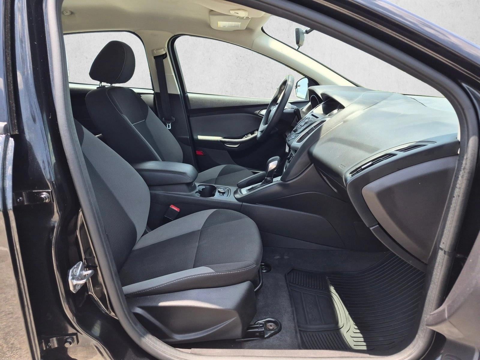 2014 Ford Focus 5dr HB SE