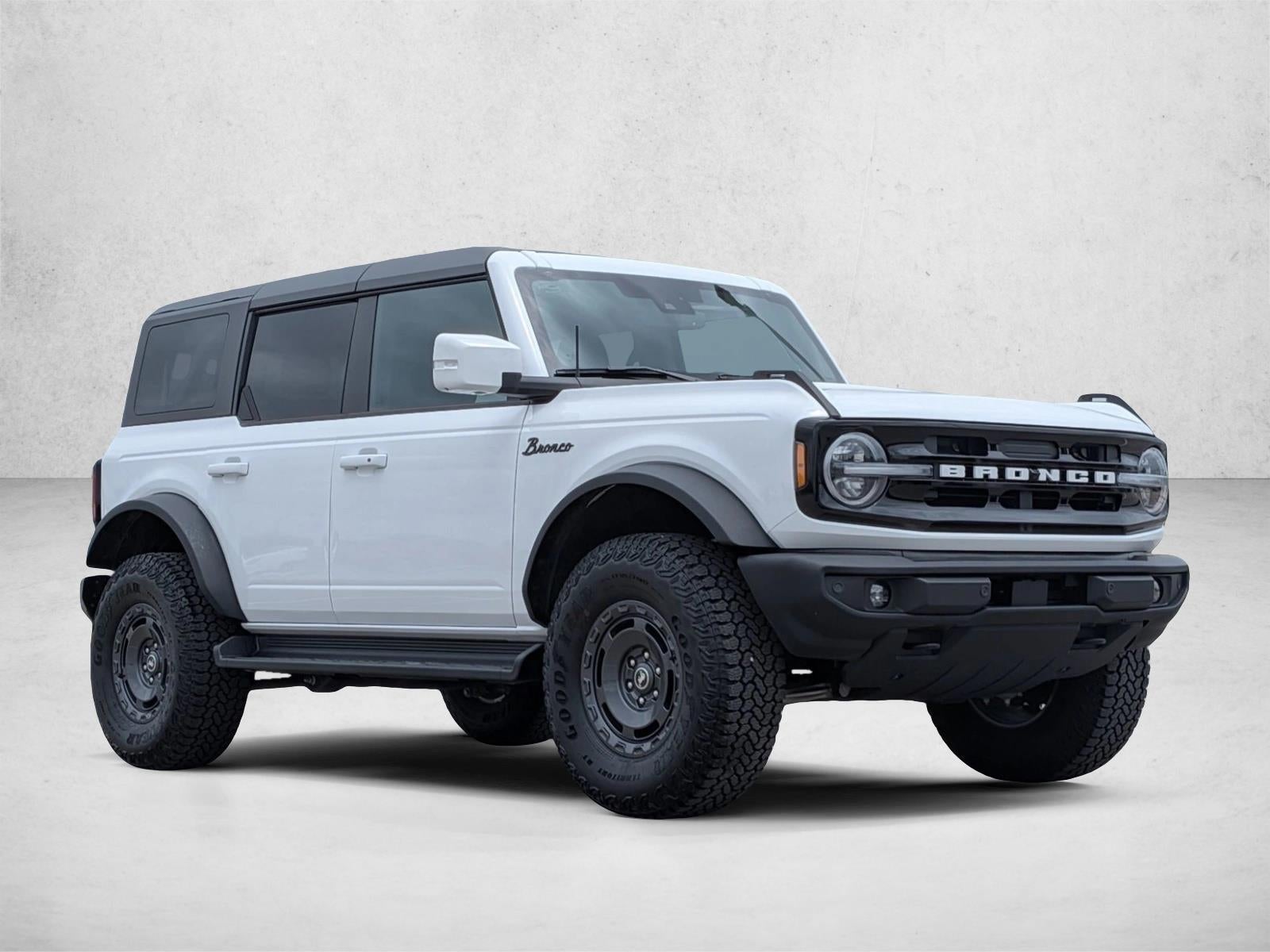 2025 Ford Bronco Outer Banks 4 Door 4x4