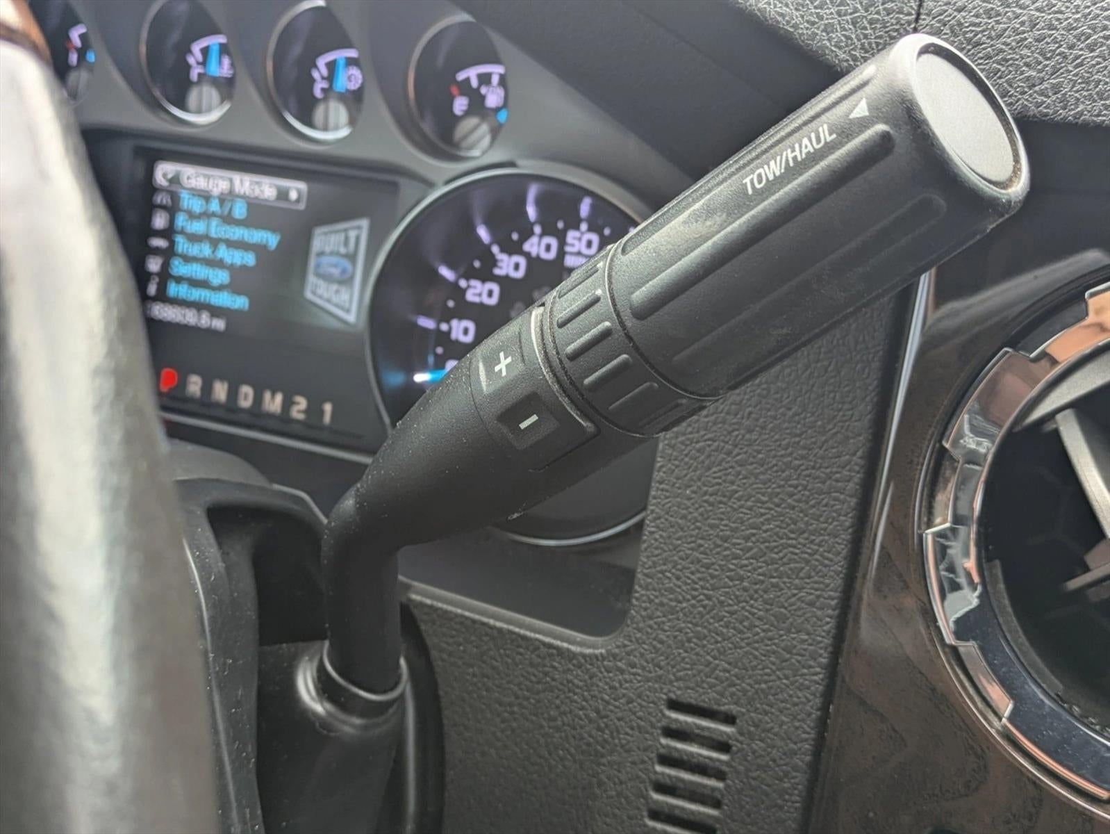 2016 Ford Super Duty F-250 SRW 4WD Crew Cab 6-3/4 Ft Box Lariat