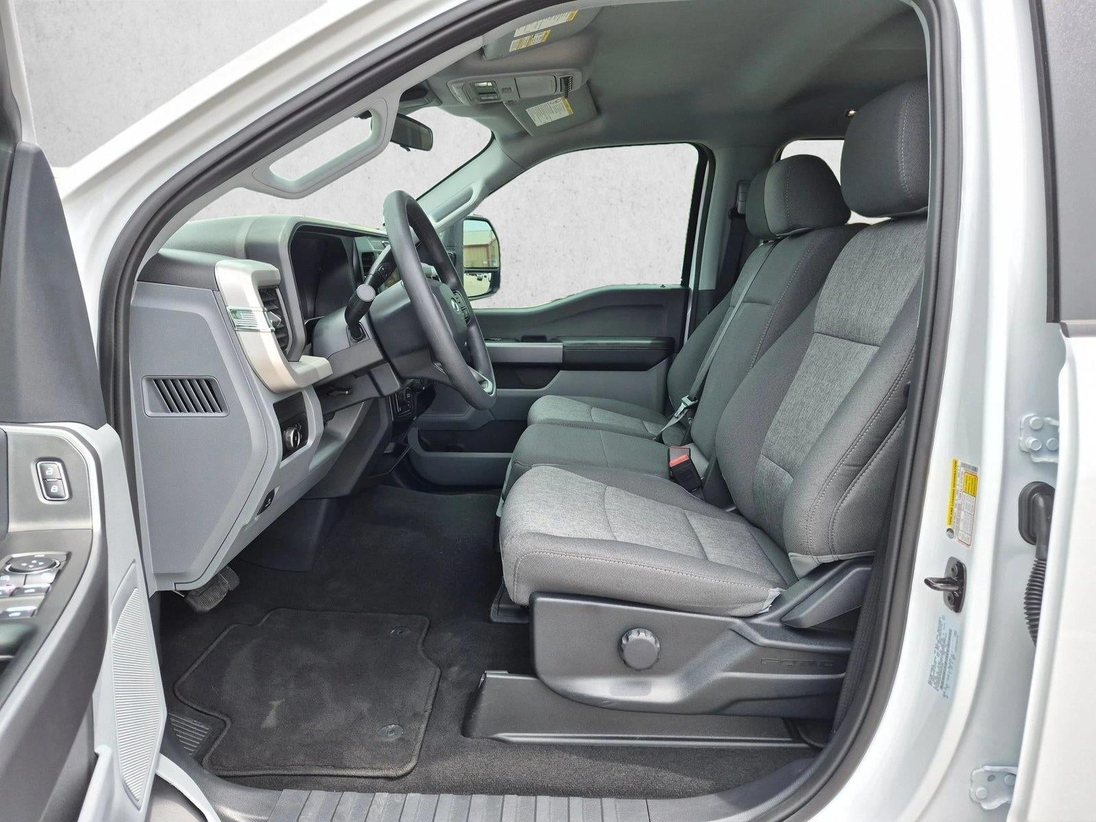 2025 Ford Super Duty F-250 SRW XL 4WD Crew Cab 6.75' Box
