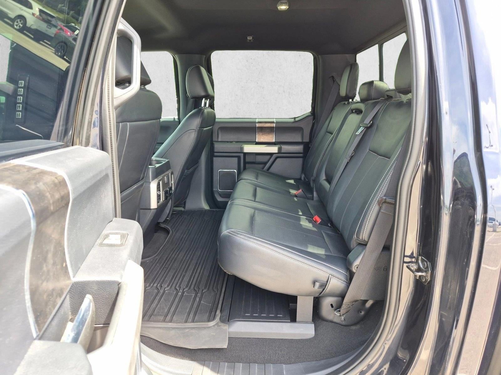 2022 Ford Super Duty F-350 DRW LARIAT 4WD Crew Cab 8' Box