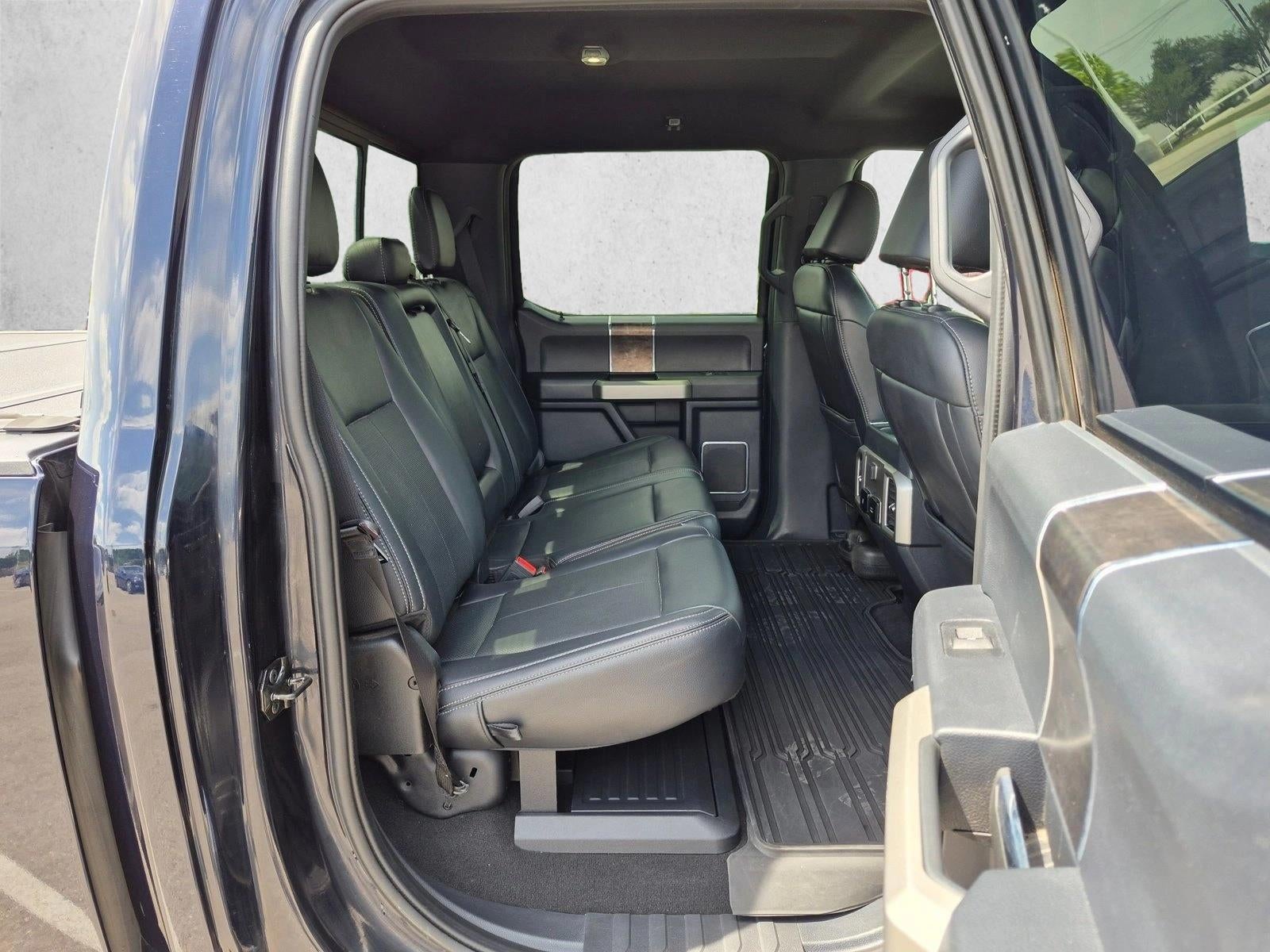 2022 Ford Super Duty F-350 DRW LARIAT 4WD Crew Cab 8' Box