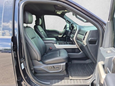 2022 Ford Super Duty F-350 DRW LARIAT 4WD Crew Cab 8' Box