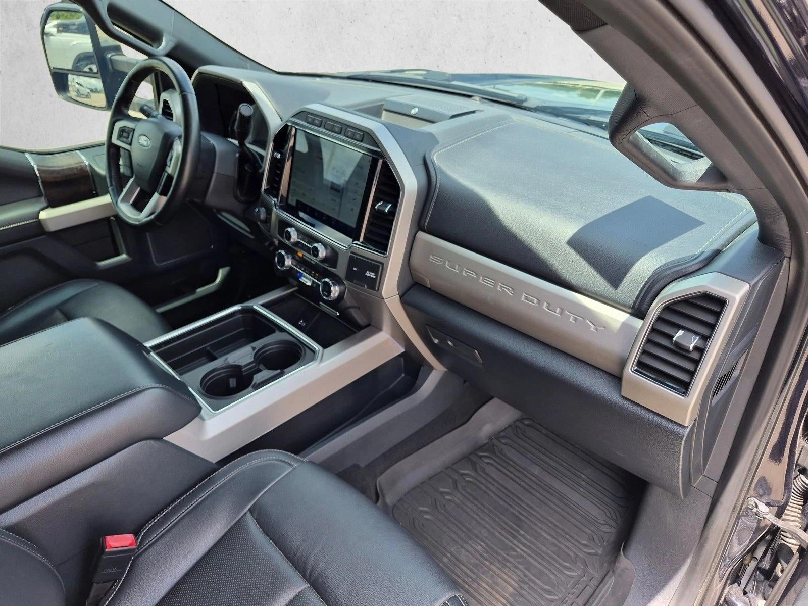 2022 Ford Super Duty F-350 DRW LARIAT 4WD Crew Cab 8' Box