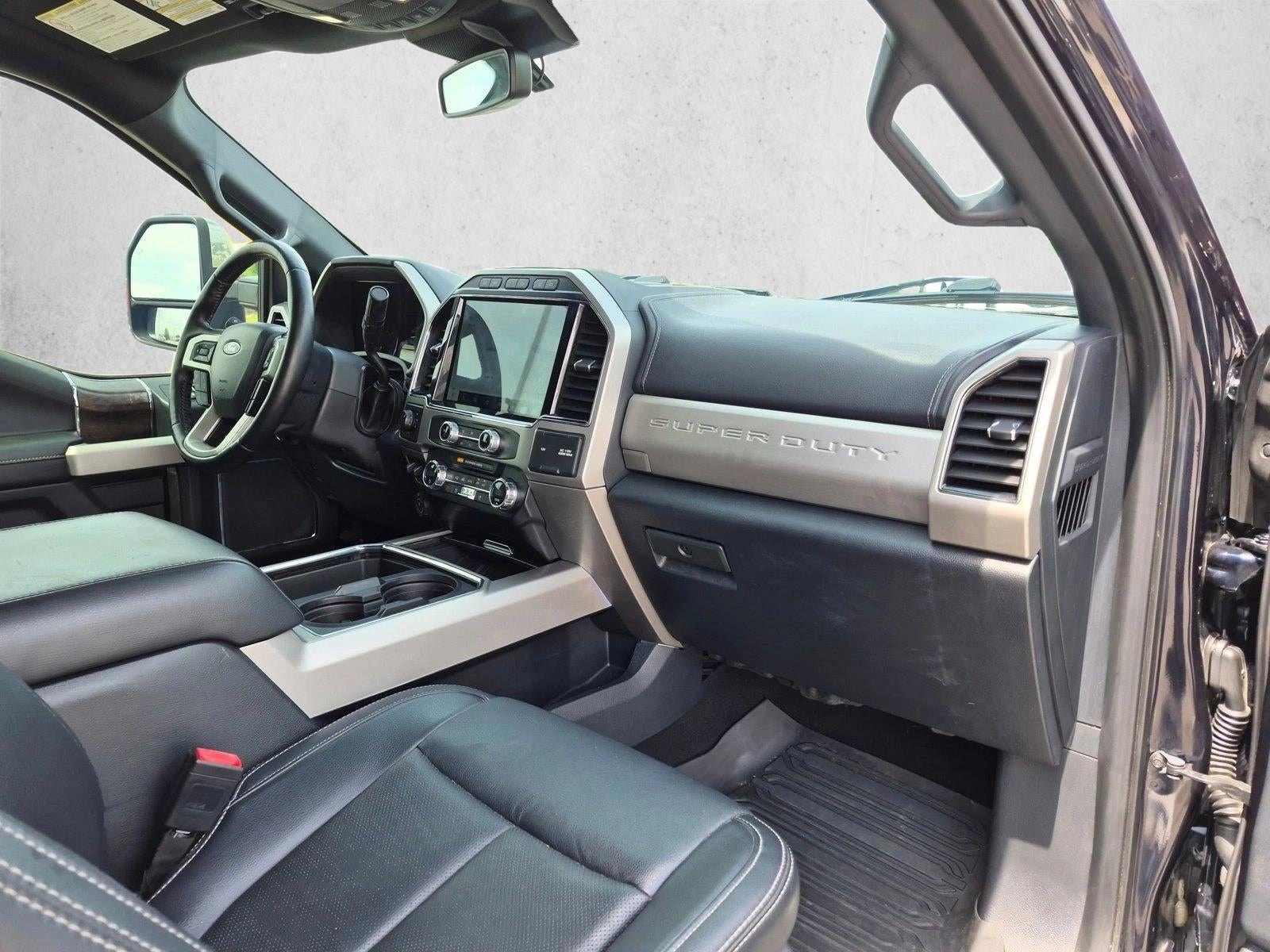 2022 Ford Super Duty F-350 DRW LARIAT 4WD Crew Cab 8' Box