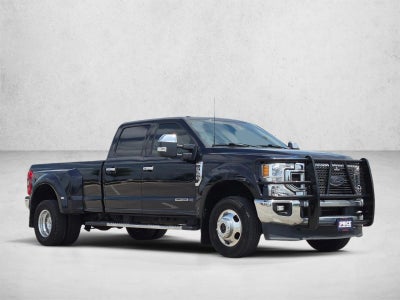 2022 Ford Super Duty F-350 DRW LARIAT 4WD Crew Cab 8' Box