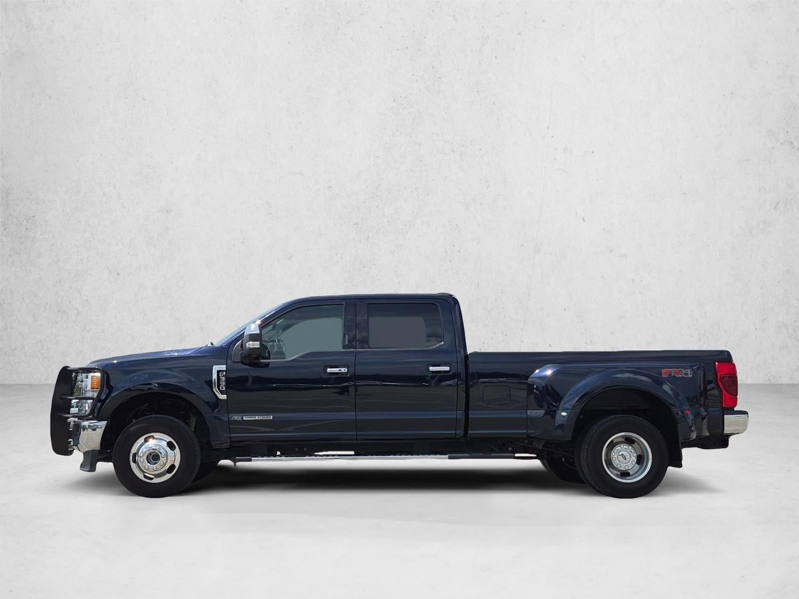 2022 Ford Super Duty F-350 DRW LARIAT 4WD Crew Cab 8' Box