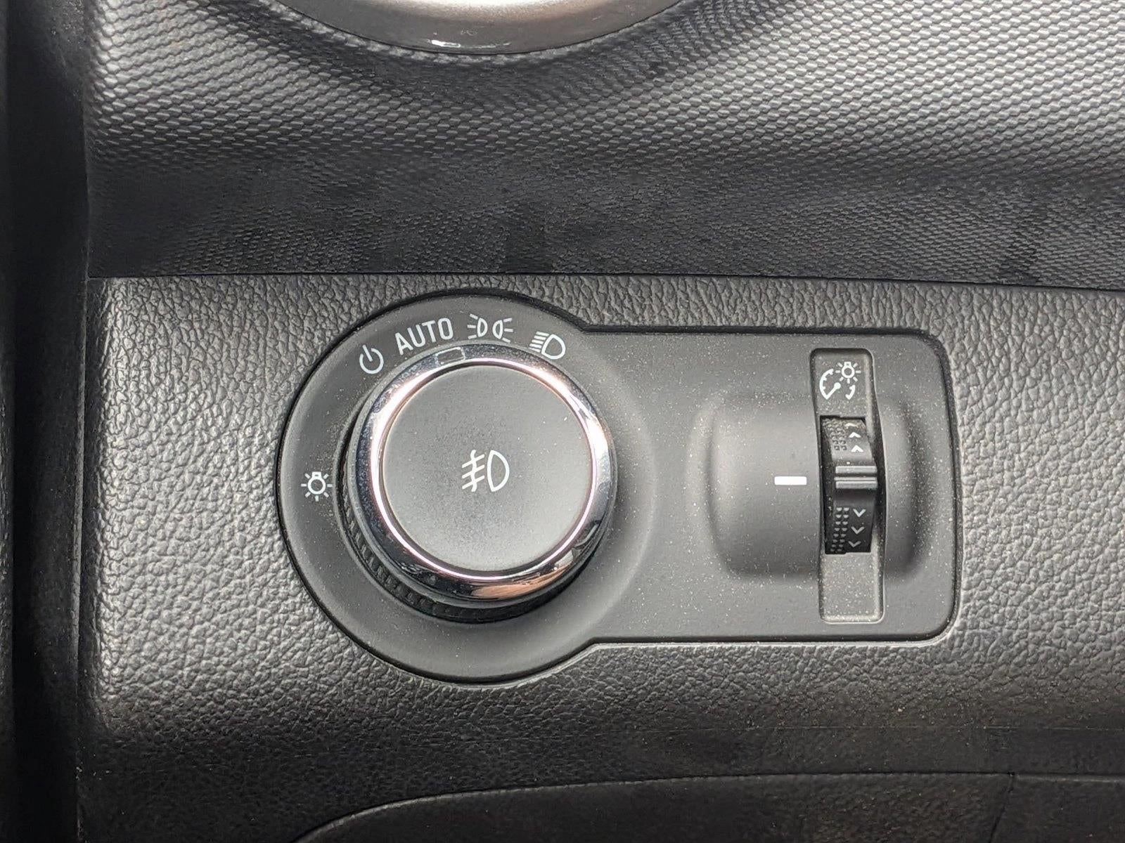 2013 Chevrolet Sonic Hatch RS Manual