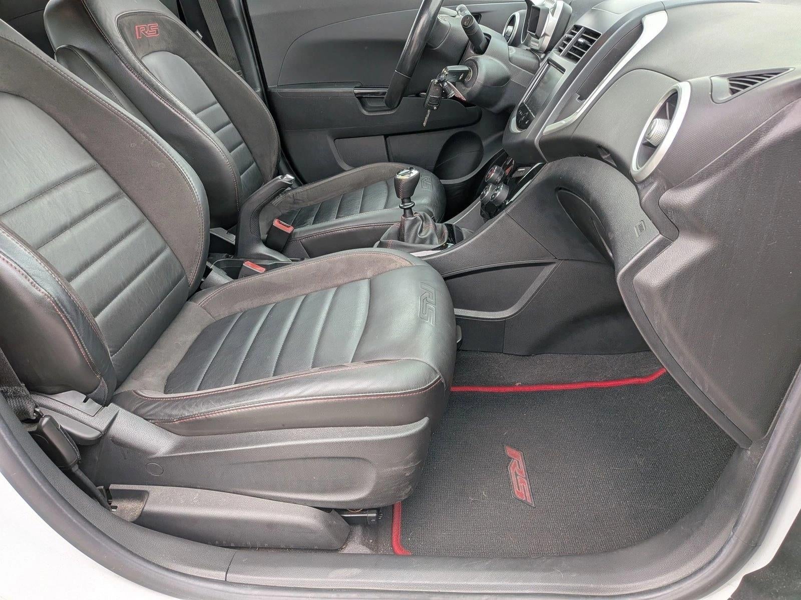 2013 Chevrolet Sonic Hatch RS Manual