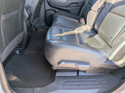 2023 GMC Acadia AWD SLT